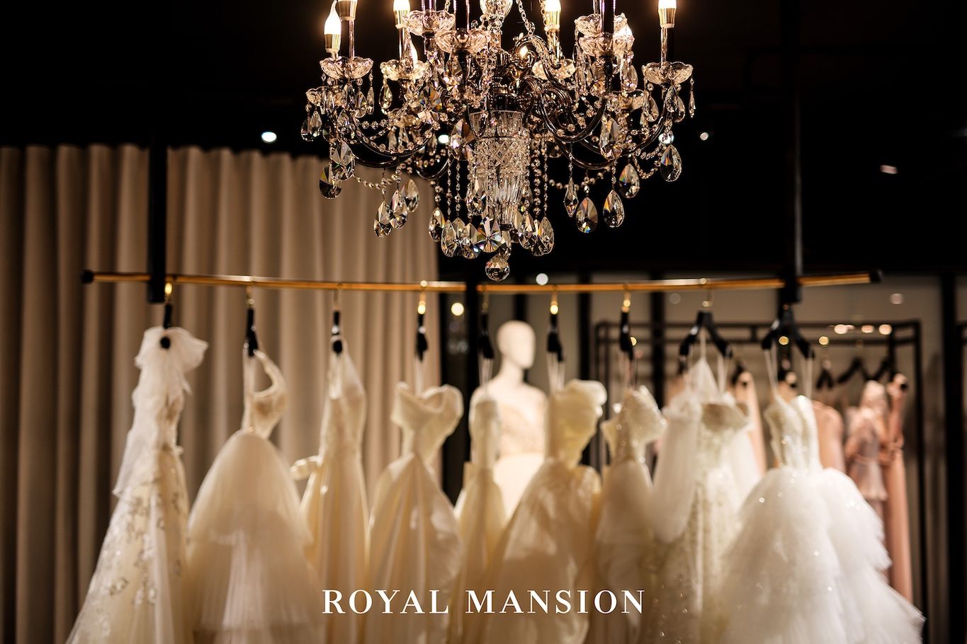 ROYAL MANSION-蘿亞結婚精品-禮服展示空間