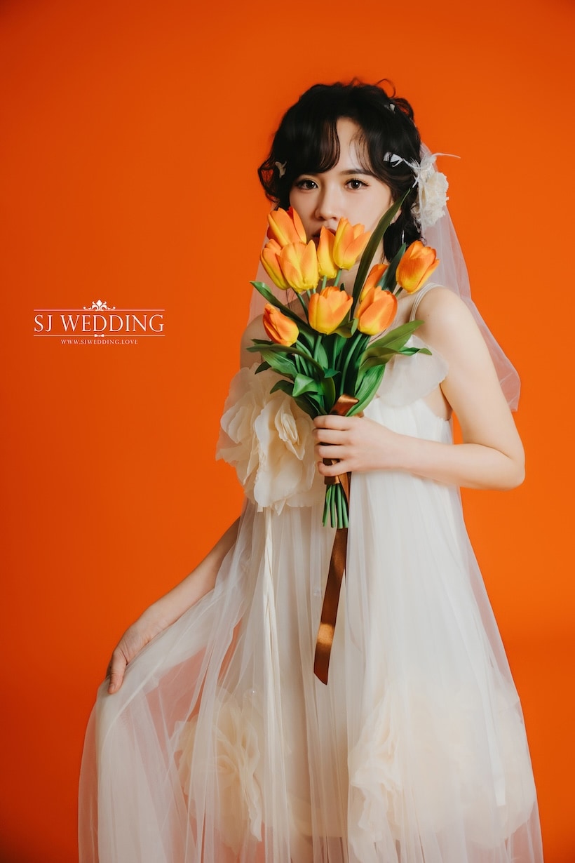 輕盈花朵短婚紗 台北禮服租借 ROYAL MANSION 蘿亞結婚精品