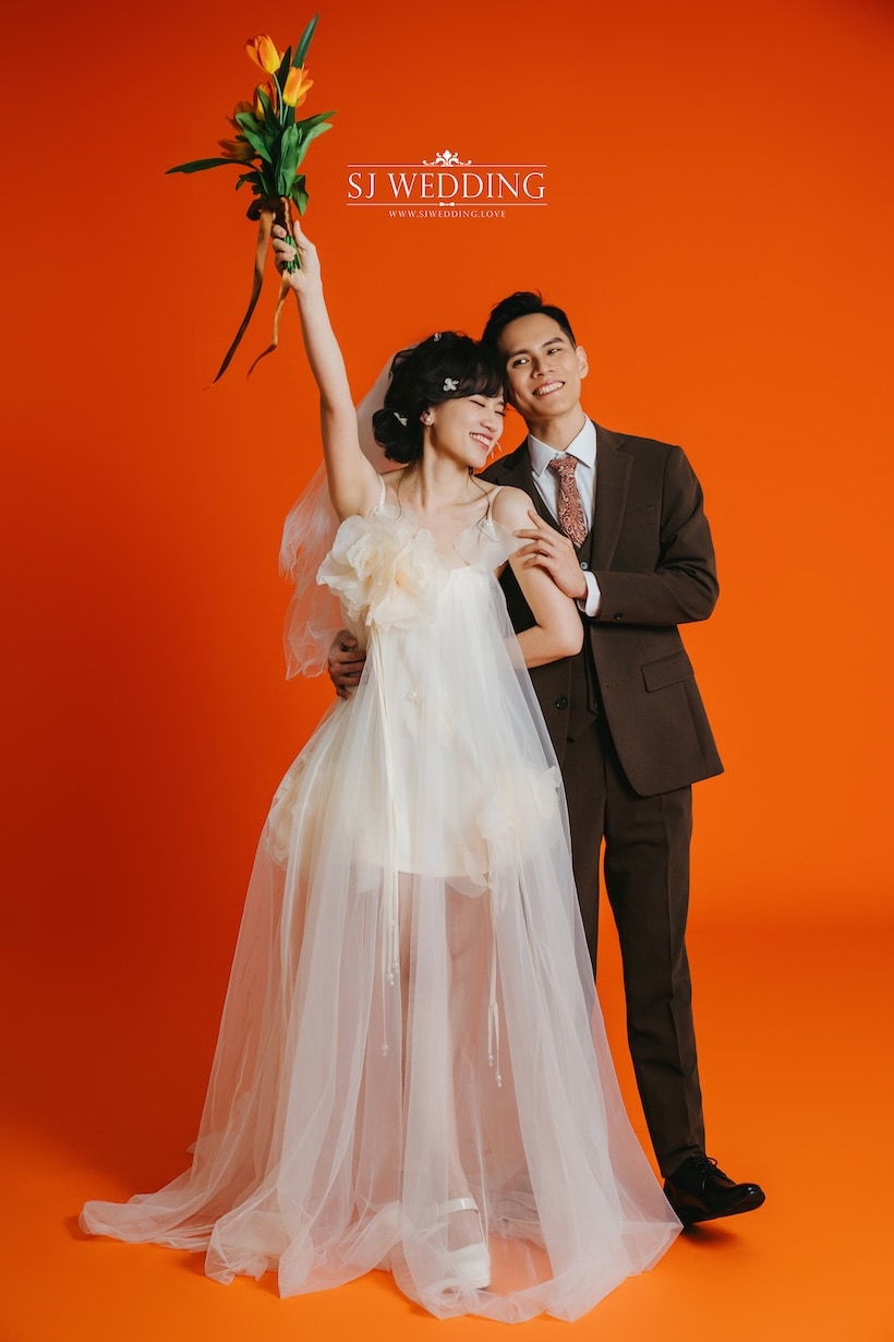 輕盈花朵短婚紗 台北禮服租借 ROYAL MANSION 蘿亞結婚精品