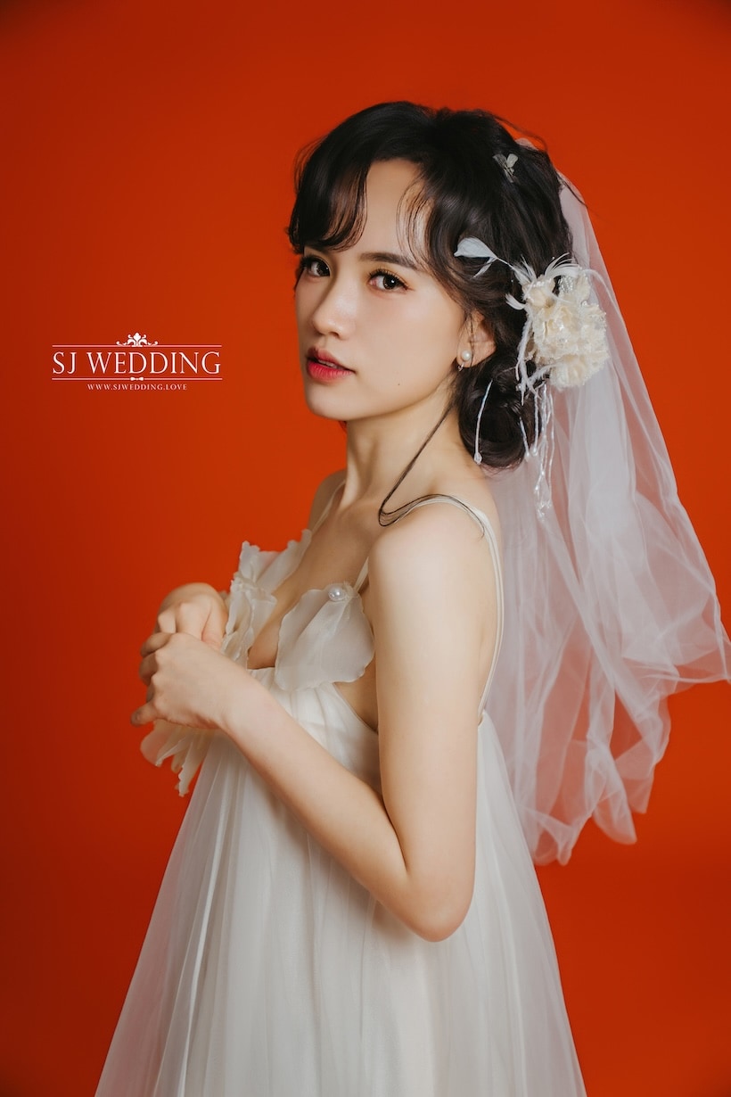 輕盈花朵短婚紗 台北禮服租借 ROYAL MANSION 蘿亞結婚精品