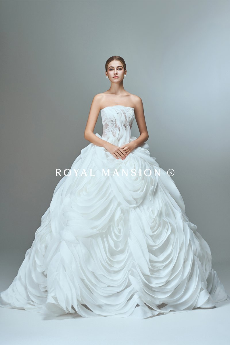 2026法式高訂-玫瑰雲瀑.蕾絲花瓣澎裙禮服 ROYAL MANSION 蘿亞結婚精品