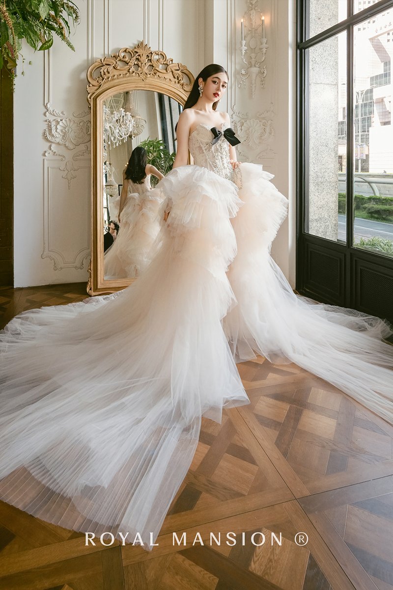 珠鑽層次褲裝白紗--台北禮服租借 ROYAL MANSION 蘿亞結婚精品