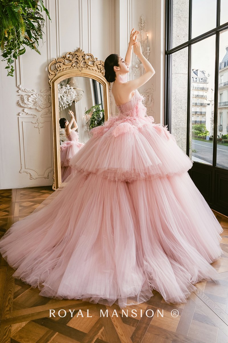 粉色羽毛層次晚禮服-台北禮服租借 ROYAL MANSION 蘿亞結婚精品