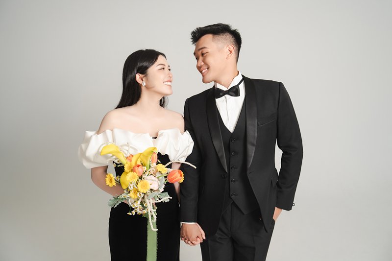 黑色禮服-黑色婚紗-黑色晚禮服-黑白撞色一字領1-台北禮服租借 ROYAL MANSION 蘿亞結婚精品