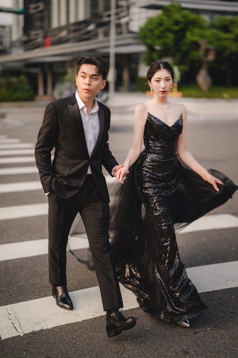 黑色禮服-黑色婚紗-黑色晚禮服-側開衩亮片黑色晚禮服1-台北禮服租借 ROYAL MANSION 蘿亞結婚精品