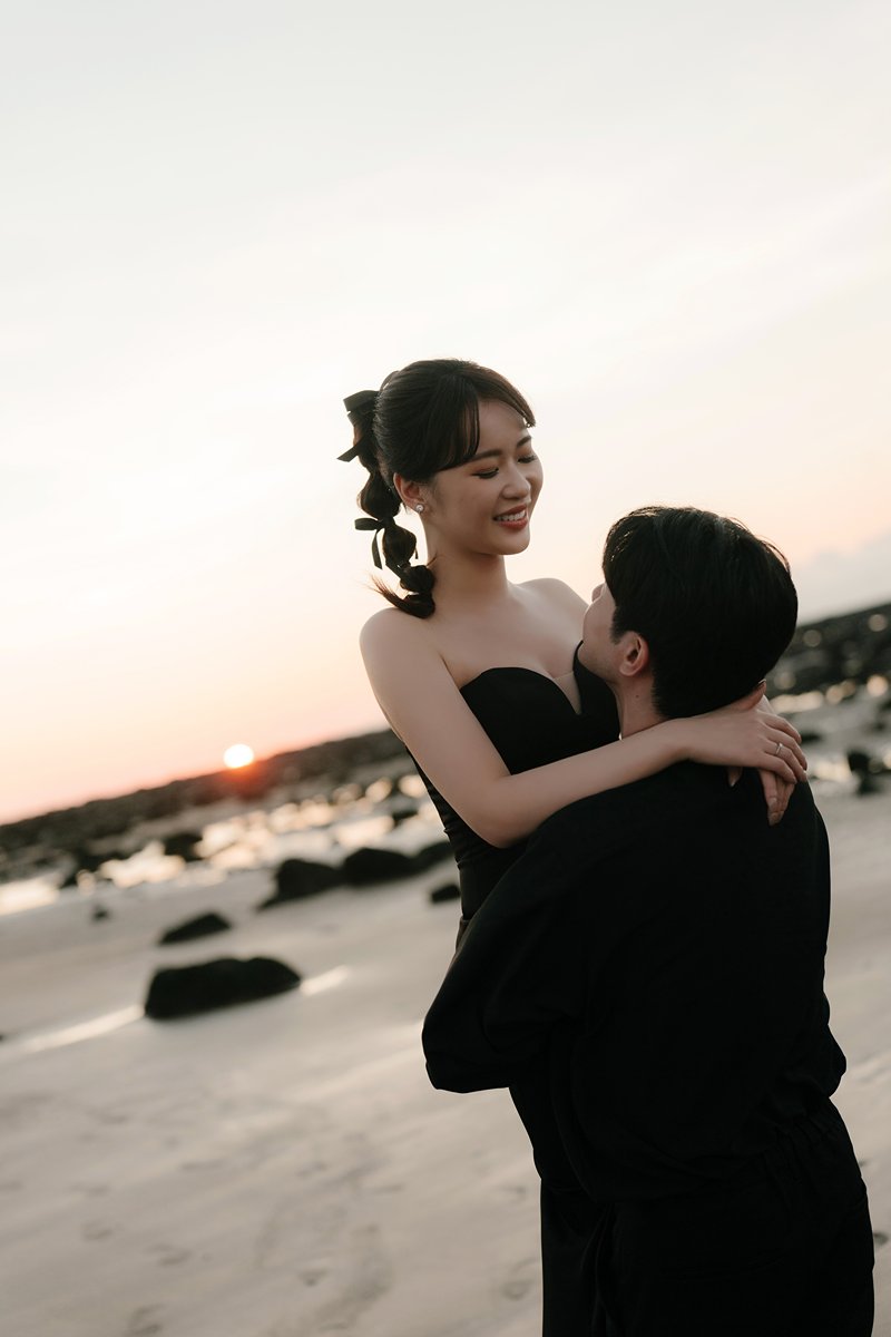 桃心領黑色緞面魚尾禮服6- 台北禮服租借 ROYAL MANSION 蘿亞結婚精品
